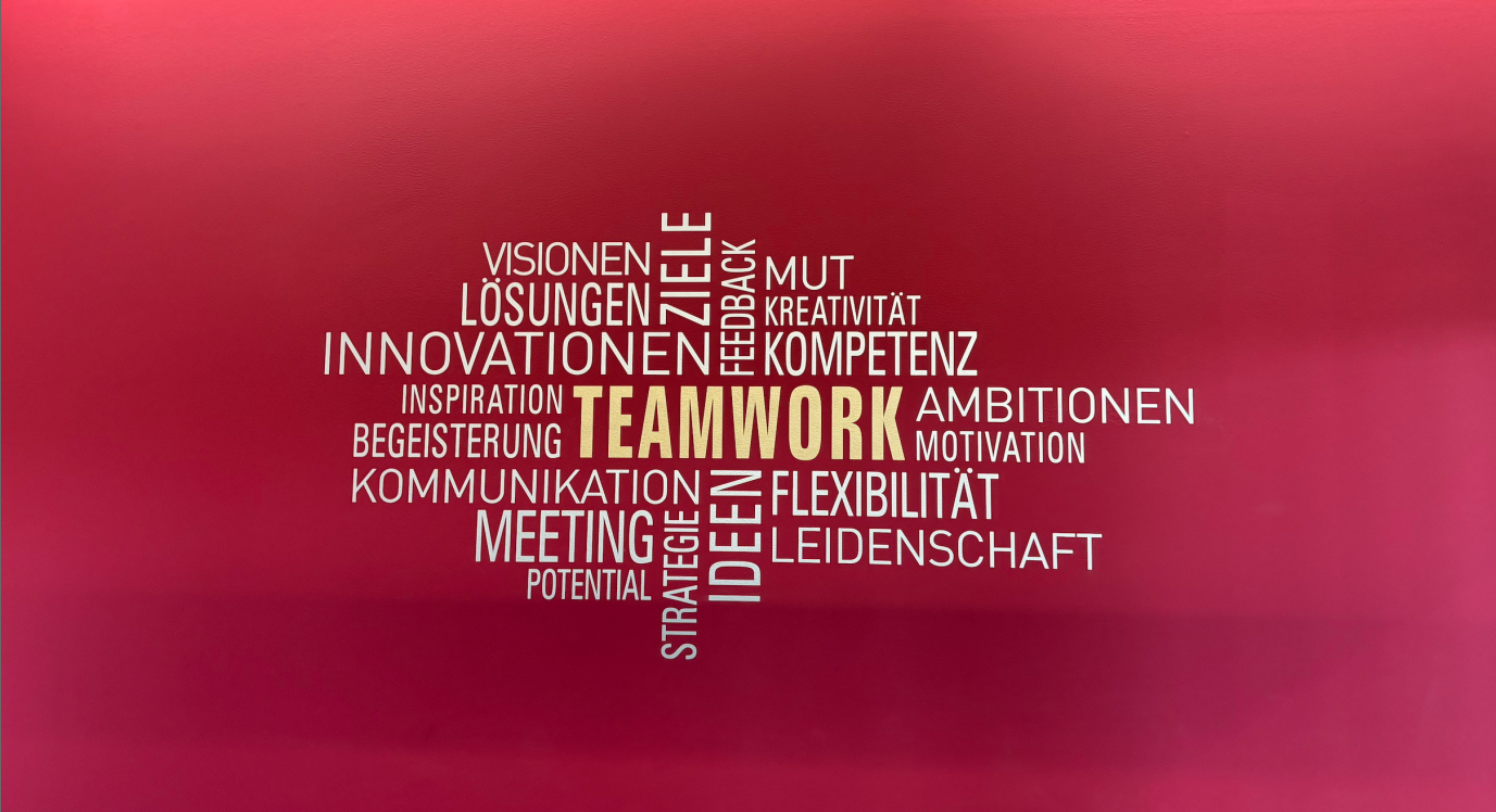 über_uns_team_Kachel